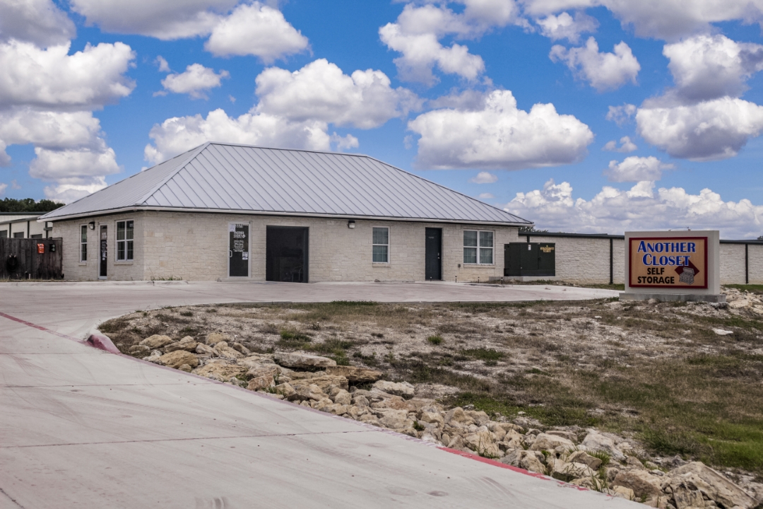 Another Closet Storage - Kerrville